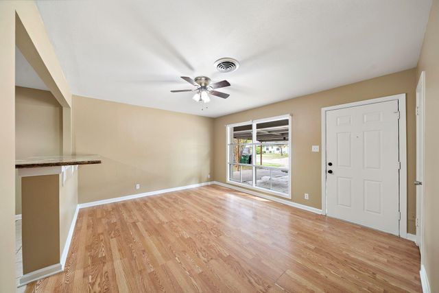 6523 Underhill Street, Houston, TX 77092