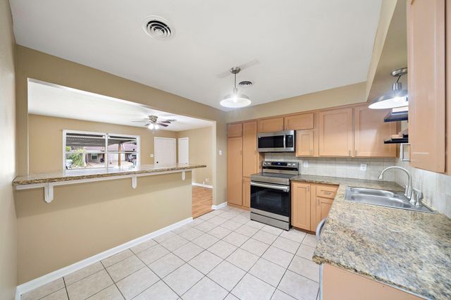 6523 Underhill Street, Houston, TX 77092