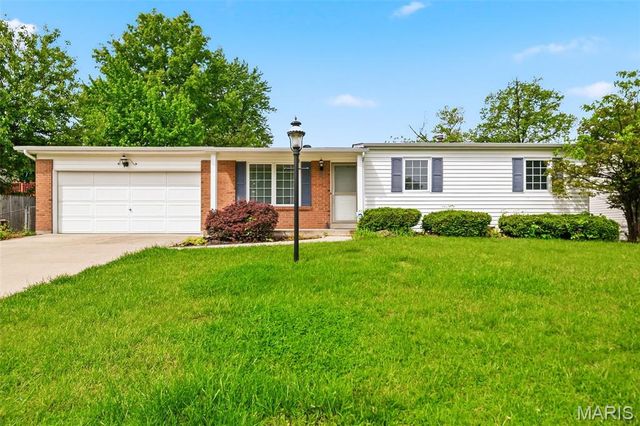 11 Denallen Drive, St Peters, MO 63376