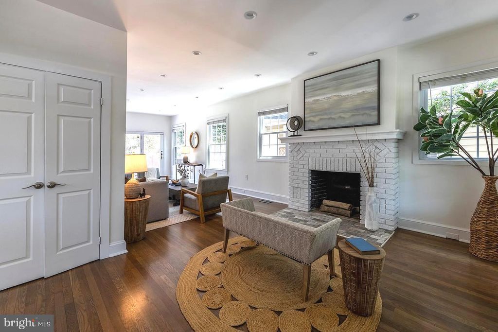 1355 MONTAGUE ST NW, Washington, DC 20011