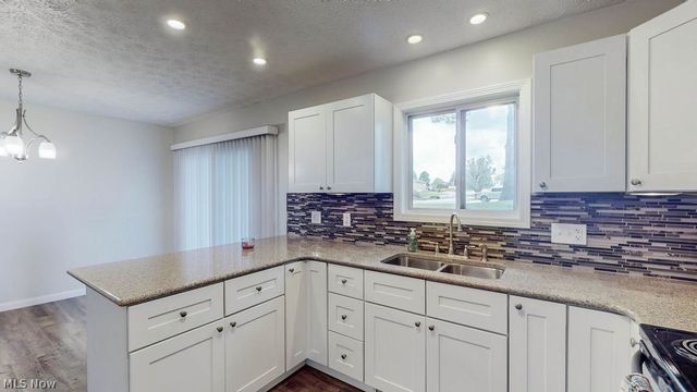 2045 Howard Street NE, Hartville, OH 44632