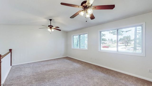 2045 Howard Street NE, Hartville, OH 44632