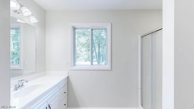 2045 Howard Street NE, Hartville, OH 44632