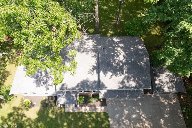 2045 Howard Street NE, Hartville, OH 44632