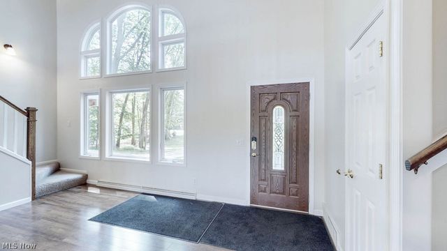 2045 Howard Street NE, Hartville, OH 44632