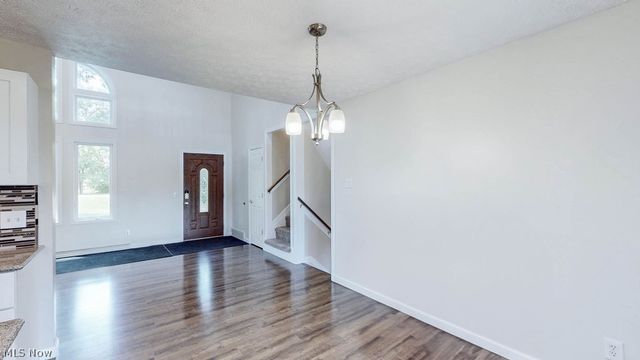 2045 Howard Street NE, Hartville, OH 44632