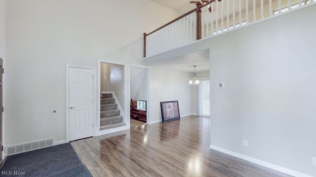 2045 Howard Street NE, Hartville, OH 44632