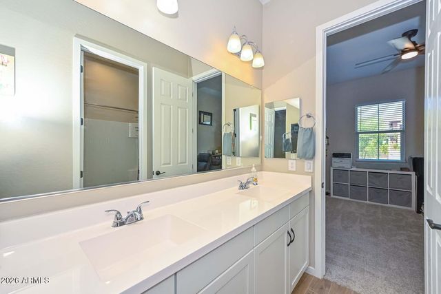 17633 W RUNNING DEER Trail, Surprise, AZ 85387