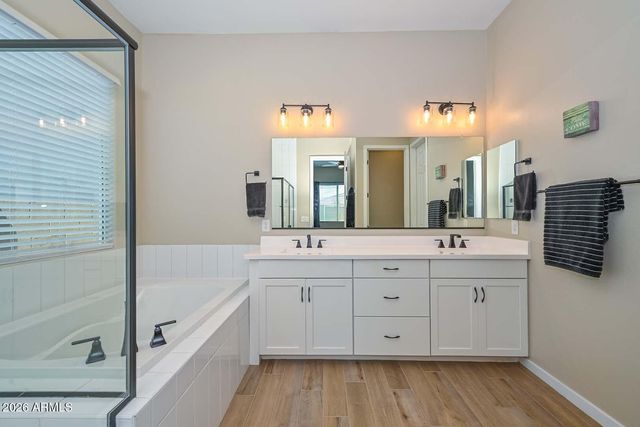 17633 W RUNNING DEER Trail, Surprise, AZ 85387