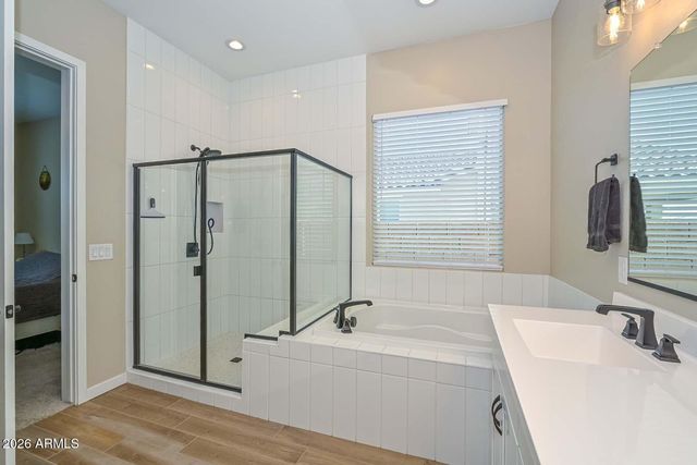 17633 W RUNNING DEER Trail, Surprise, AZ 85387