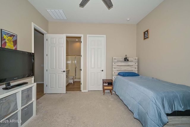 17633 W RUNNING DEER Trail, Surprise, AZ 85387