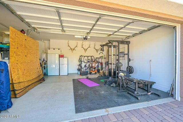 17633 W RUNNING DEER Trail, Surprise, AZ 85387