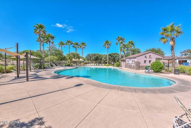 17633 W RUNNING DEER Trail, Surprise, AZ 85387