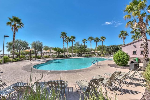 17633 W RUNNING DEER Trail, Surprise, AZ 85387