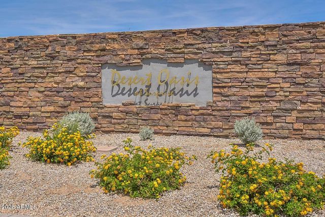 17633 W RUNNING DEER Trail, Surprise, AZ 85387