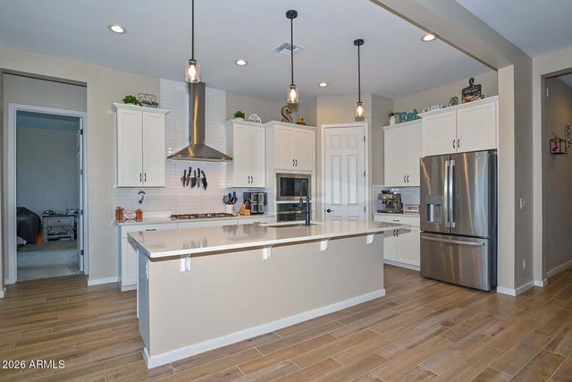 17633 W RUNNING DEER Trail, Surprise, AZ 85387