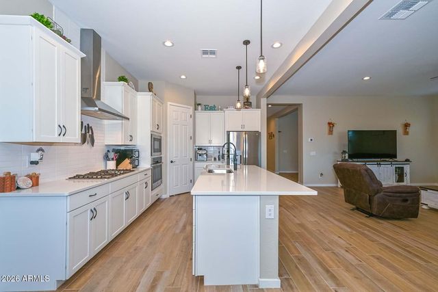 17633 W RUNNING DEER Trail, Surprise, AZ 85387