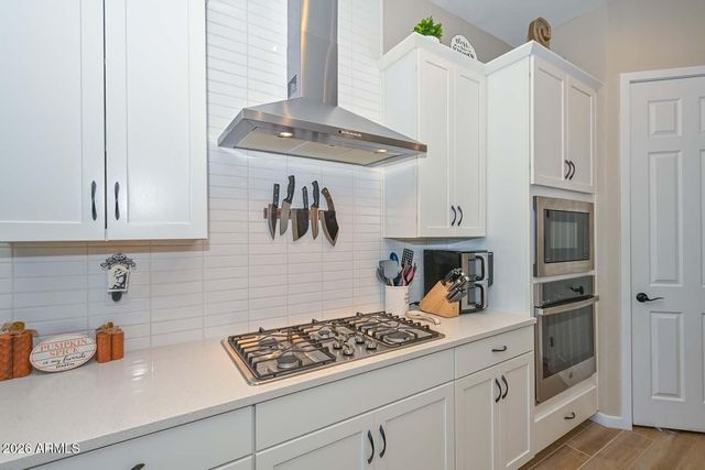 17633 W RUNNING DEER Trail, Surprise, AZ 85387