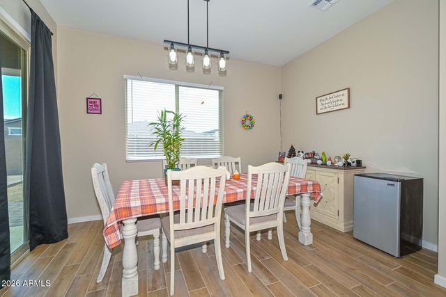 17633 W RUNNING DEER Trail, Surprise, AZ 85387