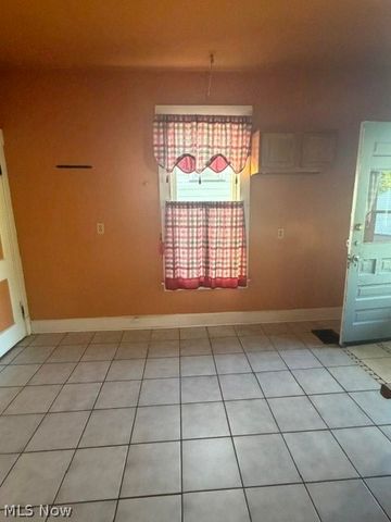 35 Bentley Avenue, Hubbard, OH 44425
