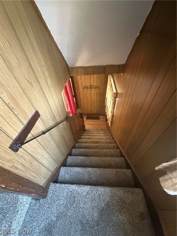35 Bentley Avenue, Hubbard, OH 44425
