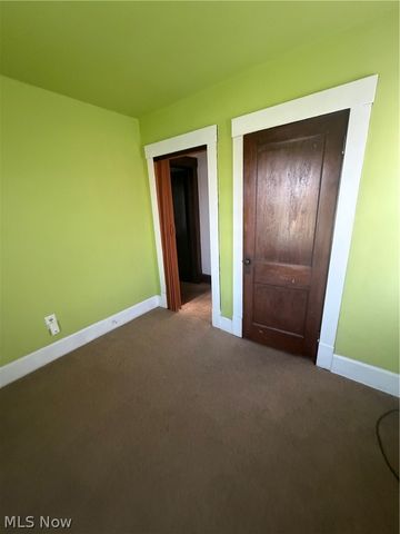 35 Bentley Avenue, Hubbard, OH 44425