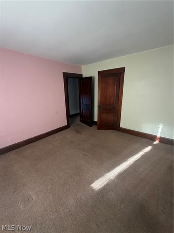 35 Bentley Avenue, Hubbard, OH 44425