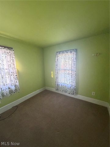 35 Bentley Avenue, Hubbard, OH 44425