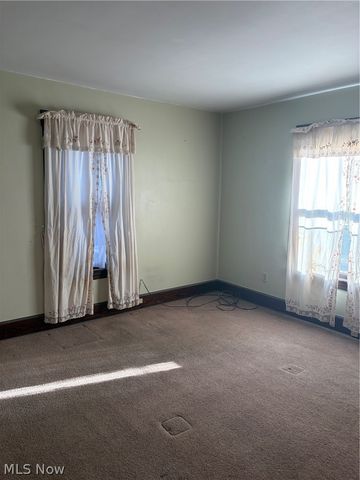 35 Bentley Avenue, Hubbard, OH 44425