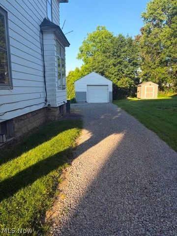 35 Bentley Avenue, Hubbard, OH 44425