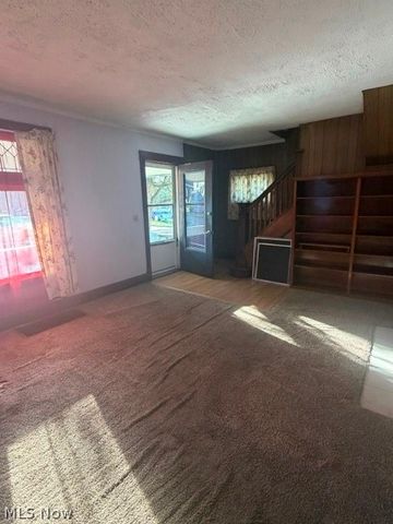 35 Bentley Avenue, Hubbard, OH 44425