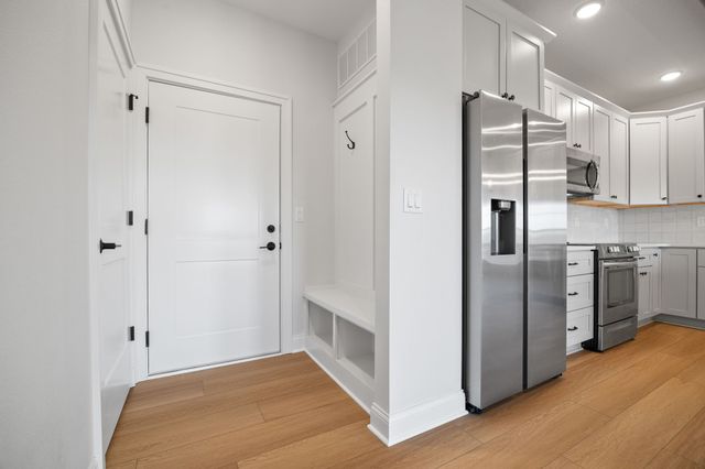 14144 Wilden Drive, Urbandale, IA 50323