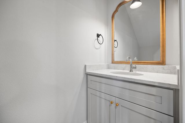 14144 Wilden Drive, Urbandale, IA 50323