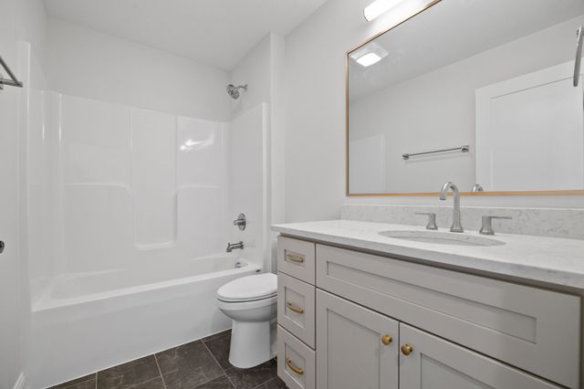 14144 Wilden Drive, Urbandale, IA 50323