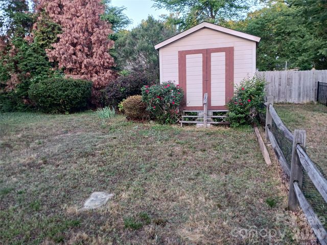 5039 Abbington Way, Belmont, NC 28012