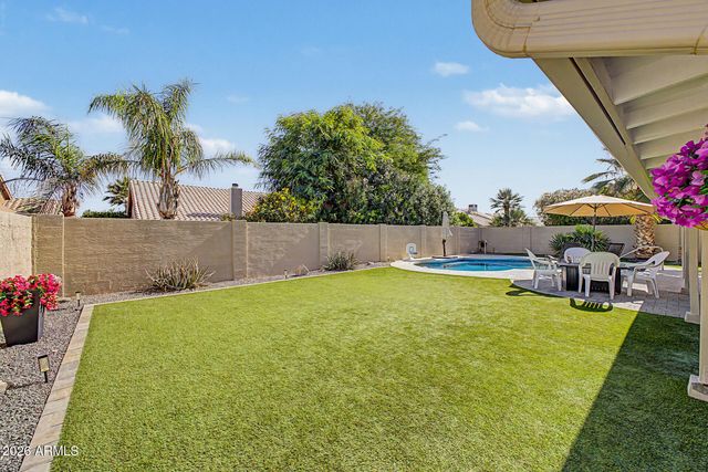 4345 W CHAMA Drive, Glendale, AZ 85310
