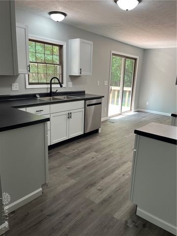 6020 Dog Leg Road, Clayton, OH 45415