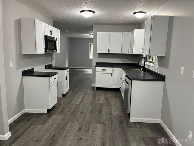 6020 Dog Leg Road, Clayton, OH 45415