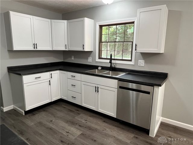 6020 Dog Leg Road, Clayton, OH 45415