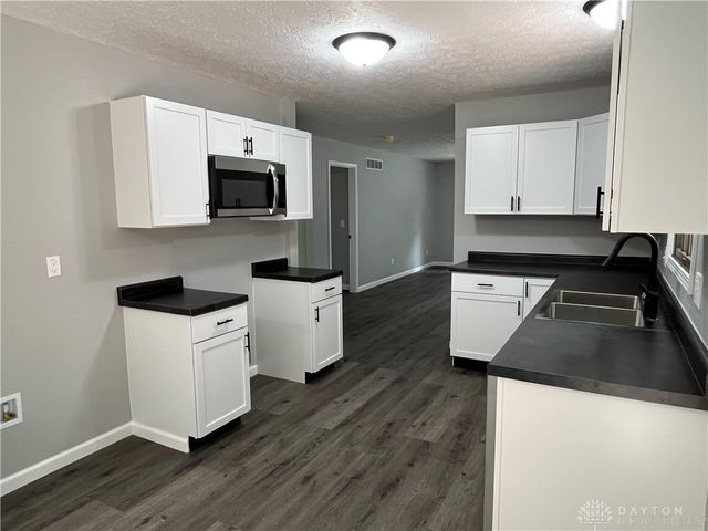 6020 Dog Leg Road, Clayton, OH 45415