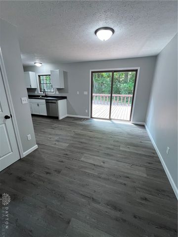 6020 Dog Leg Road, Clayton, OH 45415