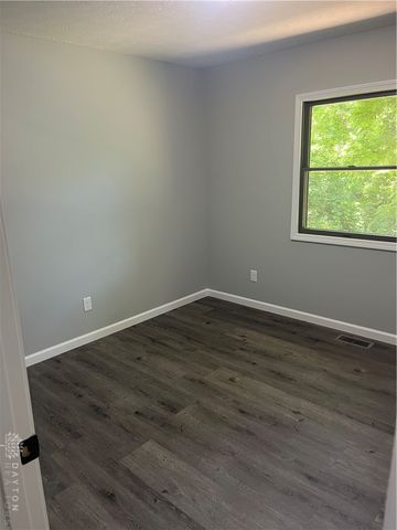 6020 Dog Leg Road, Clayton, OH 45415