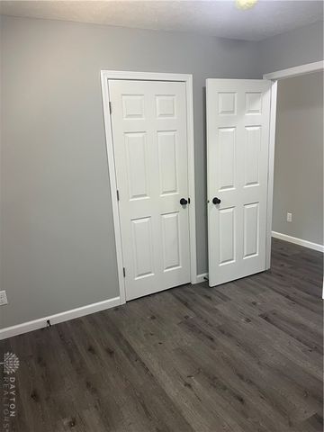 6020 Dog Leg Road, Clayton, OH 45415
