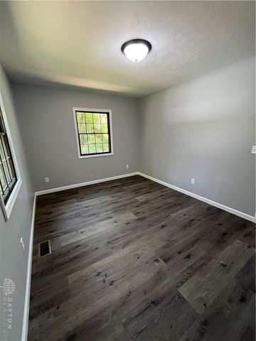 6020 Dog Leg Road, Clayton, OH 45415