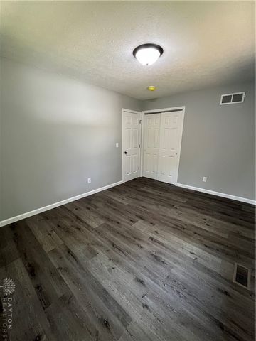 6020 Dog Leg Road, Clayton, OH 45415