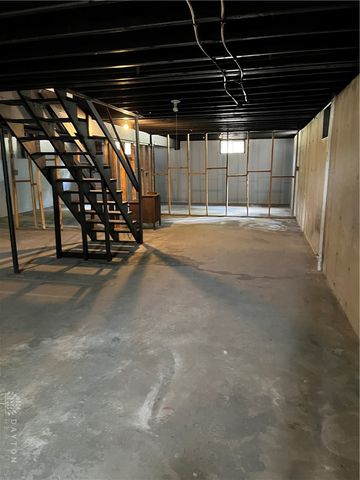 6020 Dog Leg Road, Clayton, OH 45415