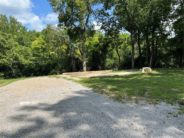 6020 Dog Leg Road, Clayton, OH 45415