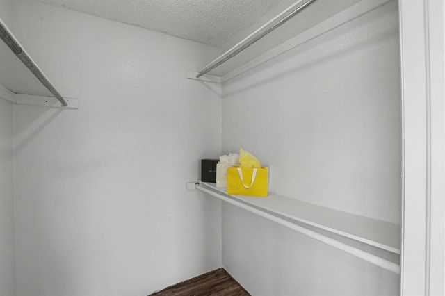 7204 Edenborough Drive, Oklahoma City, OK 73132