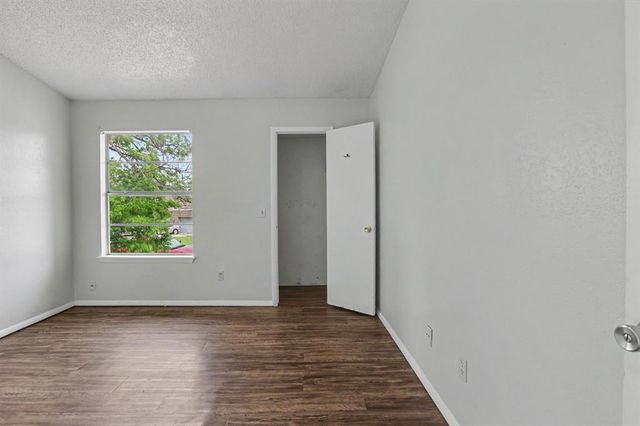 7204 Edenborough Drive, Oklahoma City, OK 73132