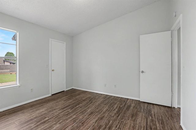 7204 Edenborough Drive, Oklahoma City, OK 73132